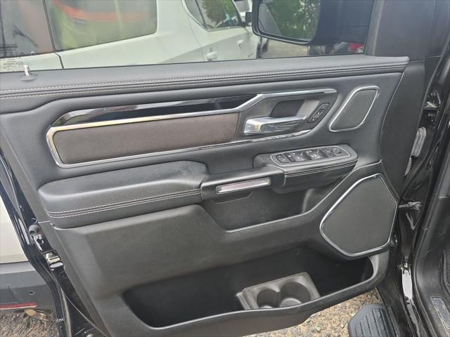 Photo of 2022 Diamond Black Crystal Pearlcoat RAM 1500