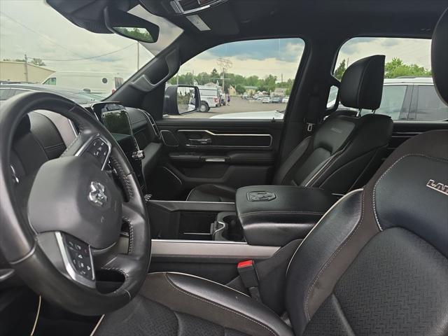 Photo of 2022 Diamond Black Crystal Pearlcoat RAM 1500