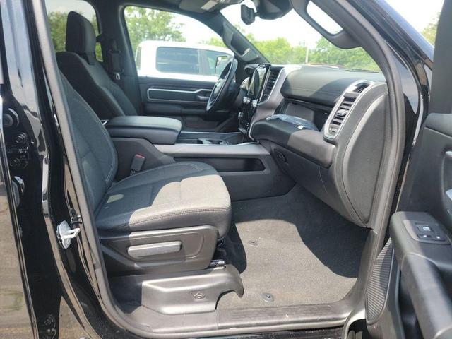Photo of 2022 Diamond Black Crystal Pearlcoat RAM 1500