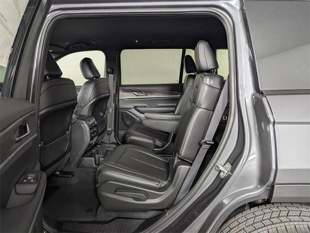 Photo of 2025 Baltic Gray Metallic Clearcoat Jeep Grand Cherokee L