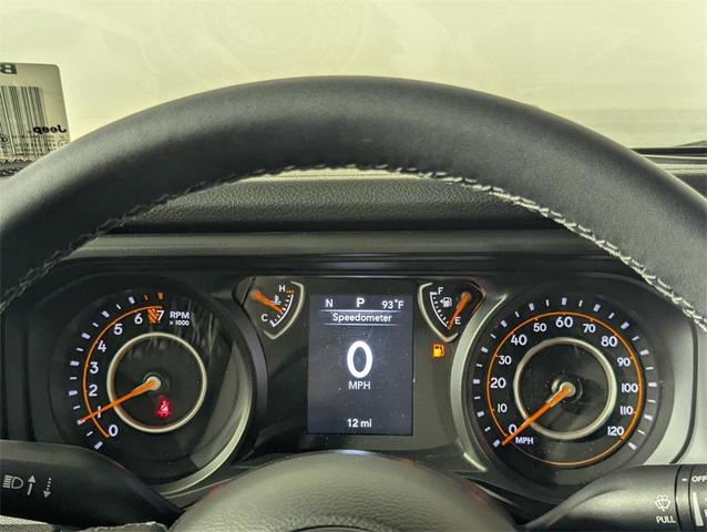 Photo of 2025 Granite Crystal Metallic Clearcoat Jeep Gladiator