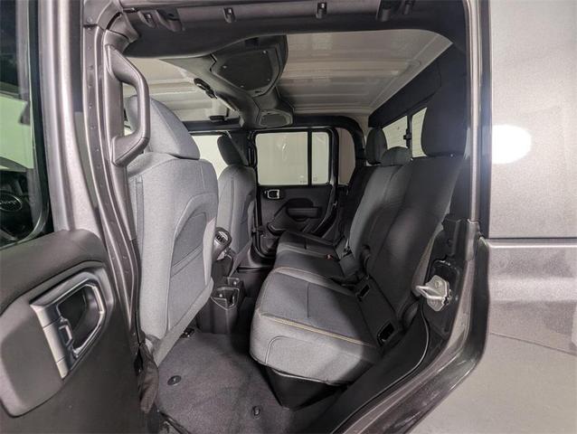 Photo of 2025 Granite Crystal Metallic Clearcoat Jeep Gladiator