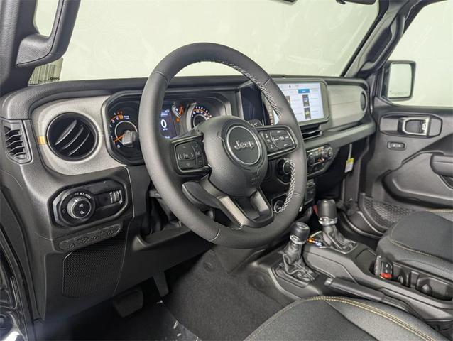 Photo of 2025 Granite Crystal Metallic Clearcoat Jeep Gladiator