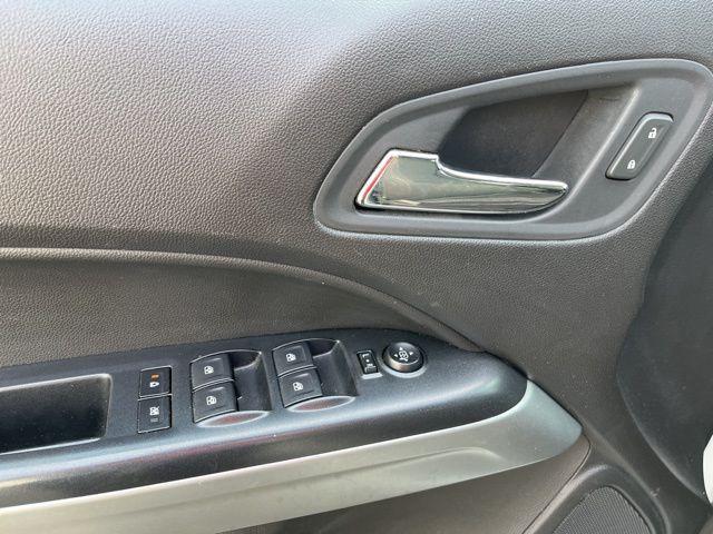 Photo of 2017 Summit White Chevrolet Colorado