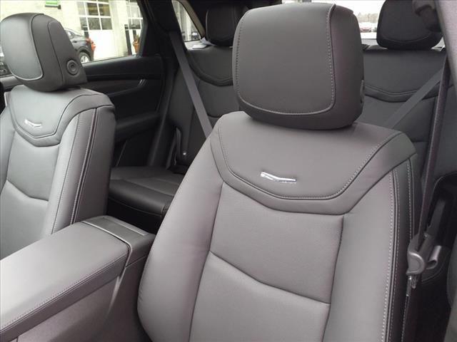 Photo of 2025 Crystal White Tricoat Cadillac XT5