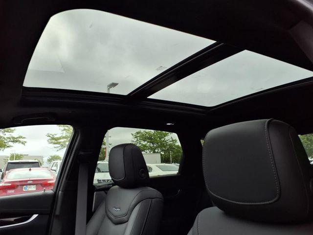 Photo of 2025 Argent Silver Metallic Cadillac XT5