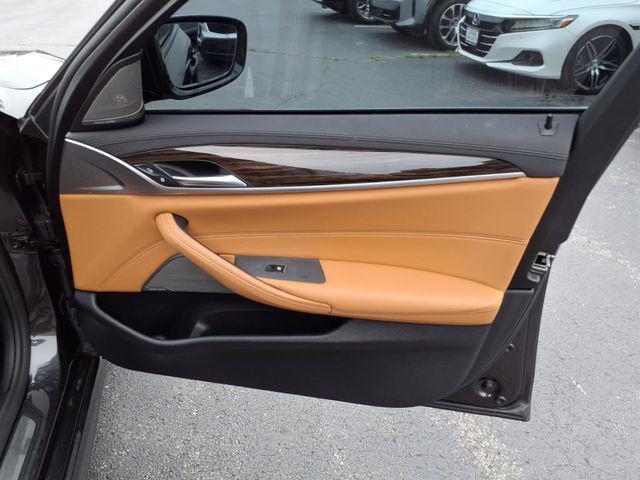 Photo of 2020 Dark Graphite Metallic BMW 530
