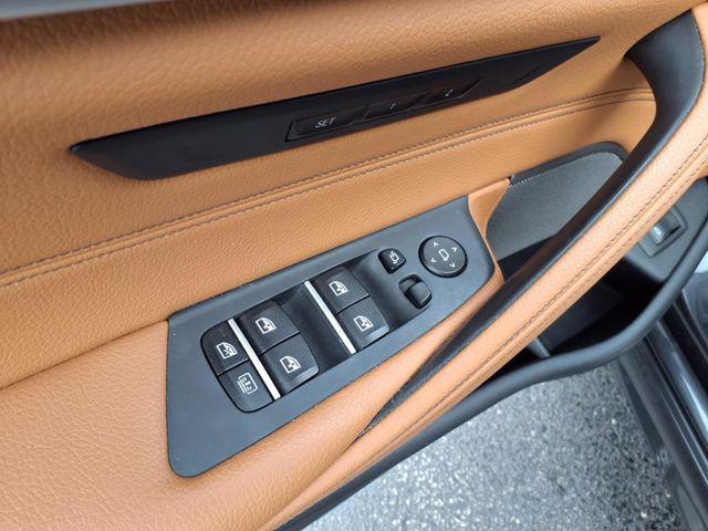 Photo of 2020 Dark Graphite Metallic BMW 530
