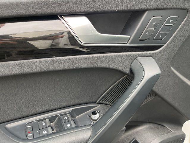 Photo of 2019 Ibis White Audi Q5