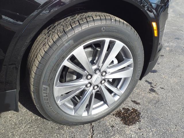 Photo of 2025 Stellar Black Metallic Cadillac XT5