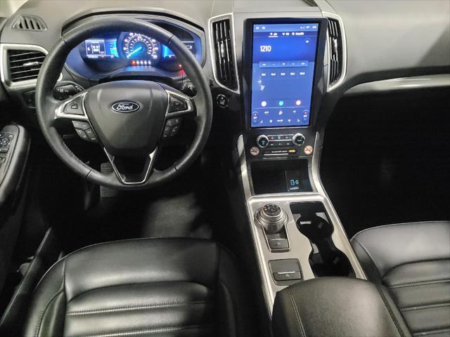 Photo of 2024 Carbonized Gray Metallic Ford Edge