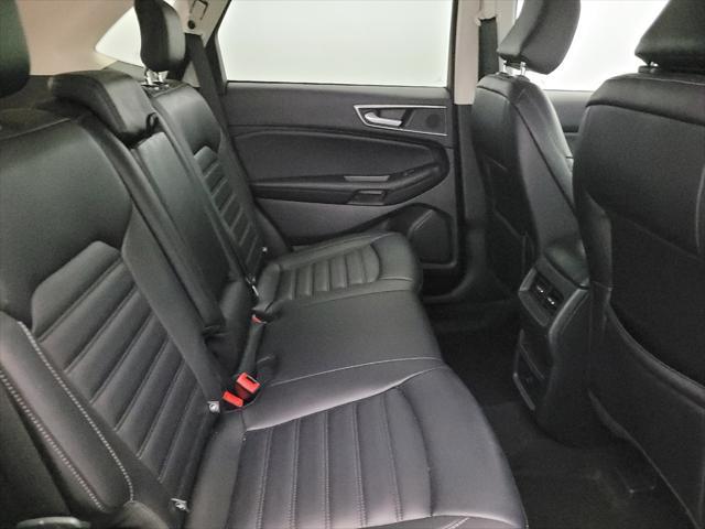 Photo of 2024 Carbonized Gray Metallic Ford Edge