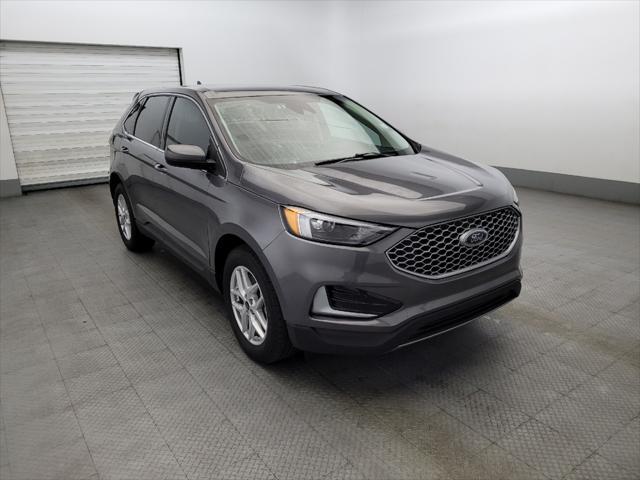 Photo of 2024 Carbonized Gray Metallic Ford Edge