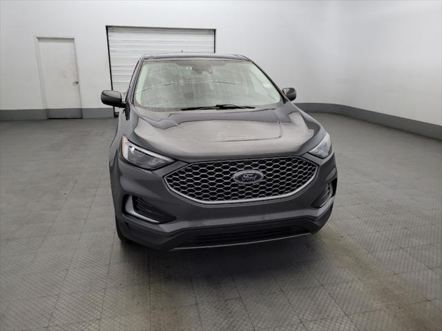Photo of 2024 Carbonized Gray Metallic Ford Edge