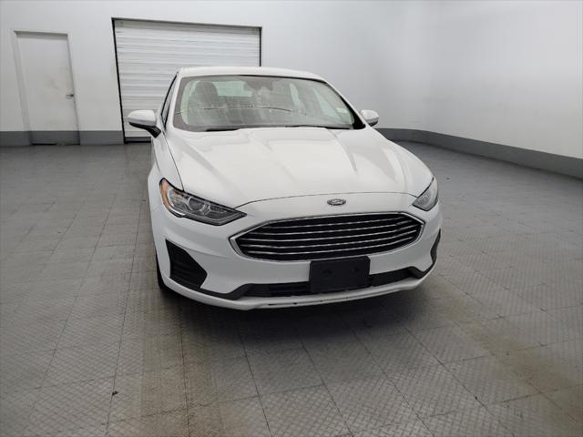 Photo of 2019 White Ford Fusion Hybrid