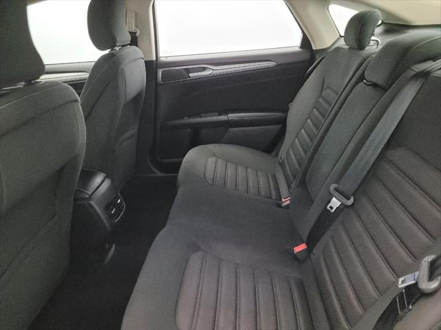 Photo of 2019 White Ford Fusion Hybrid