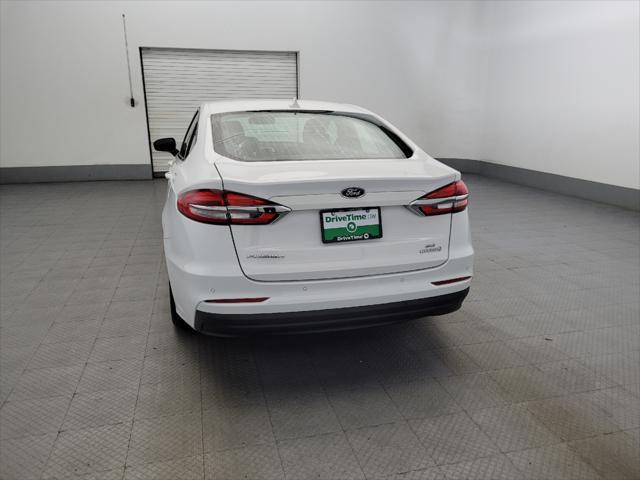 Photo of 2019 White Ford Fusion Hybrid