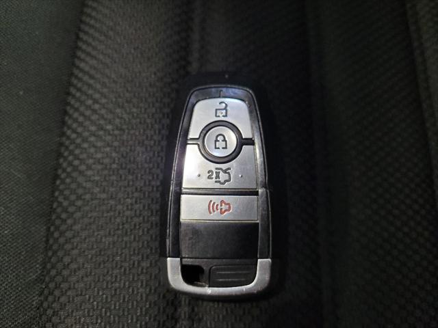 Photo of 2019 White Ford Fusion Hybrid