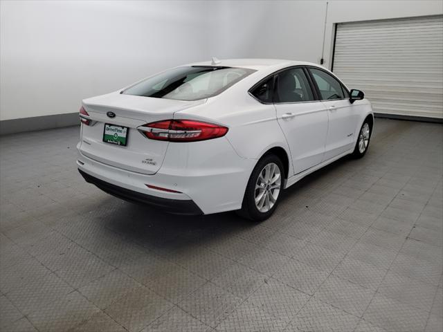 Photo of 2019 White Ford Fusion Hybrid