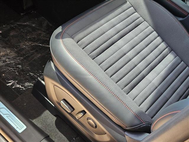 Photo of 2025 Carbonized Gray Metallic Ford Explorer