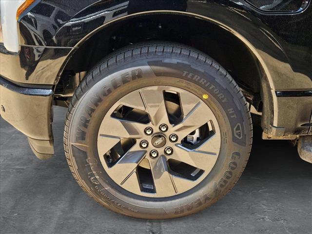 Photo of 2025 Agate Black Metallic Ford F-150 Lightning
