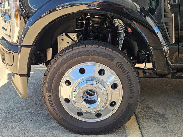 Photo of 2025 Agate Black Metallic Ford F-450