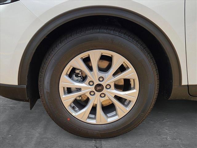 Photo of 2025 Oxford White Ford Escape