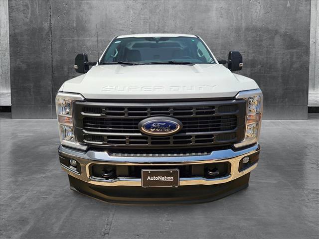Photo of 2025 Oxford White Ford F-250
