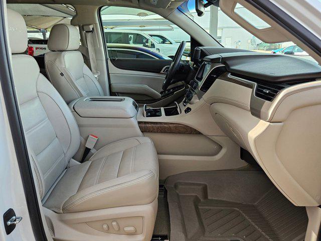 Photo of 2018 White Frost Tricoat GMC Yukon