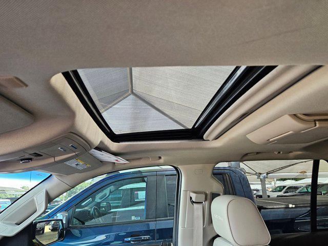 Photo of 2018 White Frost Tricoat GMC Yukon