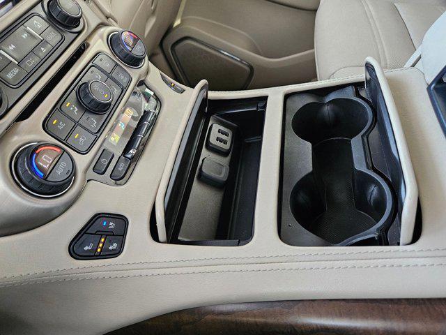 Photo of 2018 White Frost Tricoat GMC Yukon