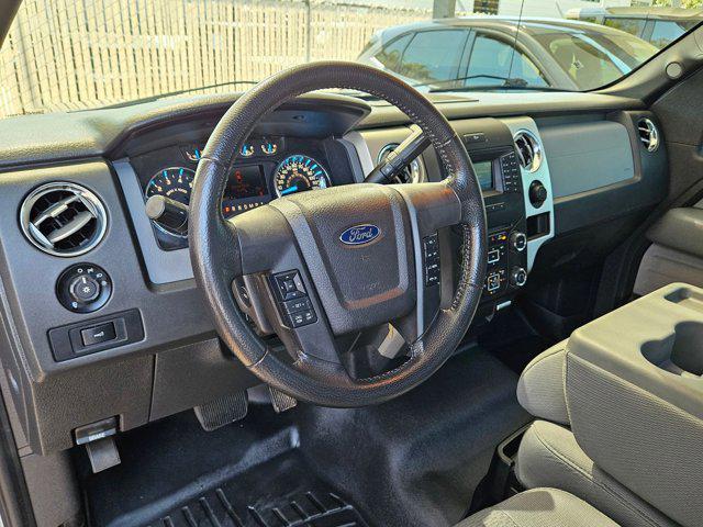 Photo of 2014 Oxford White Ford F-150