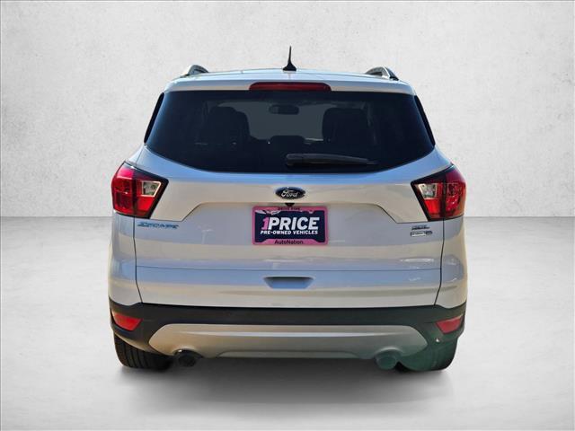 Photo of 2019 Oxford White Ford Escape