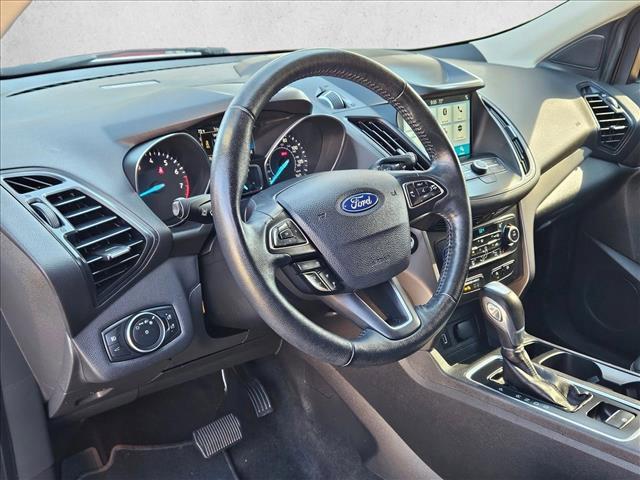Photo of 2019 Oxford White Ford Escape