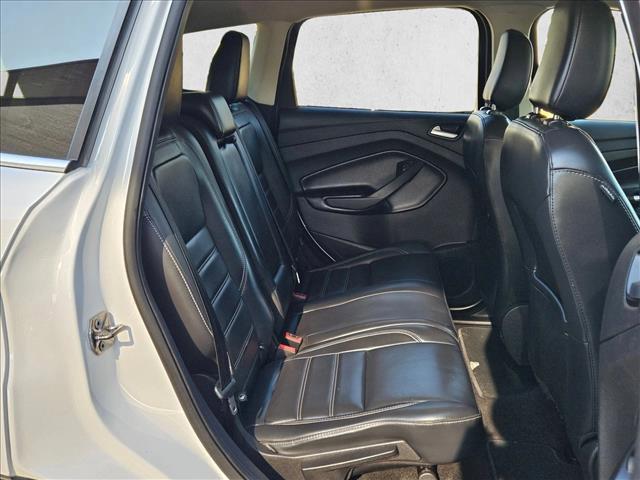 Photo of 2019 Oxford White Ford Escape
