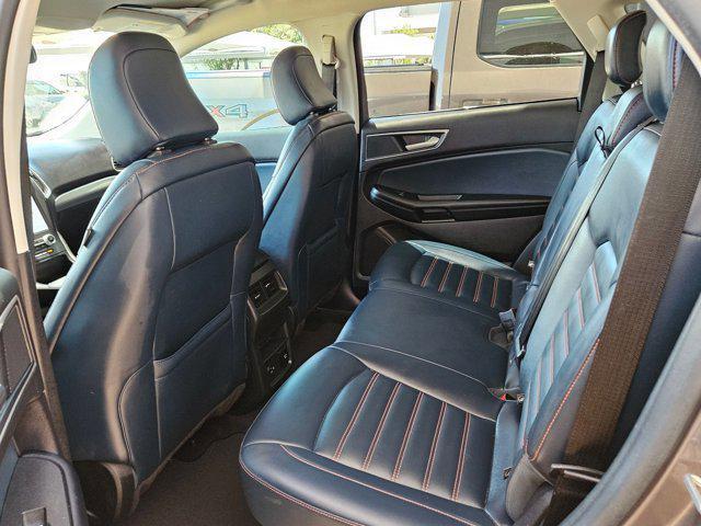 Photo of 2022 Carbonized Gray Metallic Ford Edge