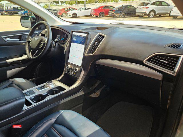 Photo of 2022 Carbonized Gray Metallic Ford Edge