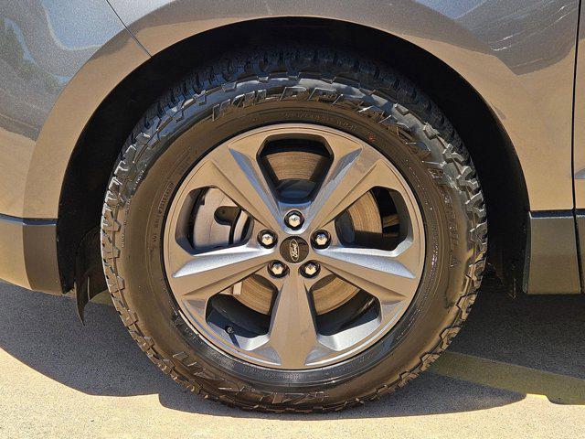 Photo of 2022 Carbonized Gray Metallic Ford Edge