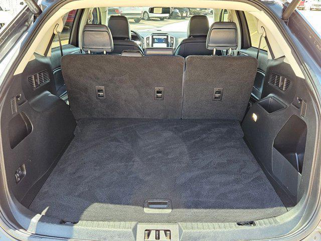 Photo of 2022 Carbonized Gray Metallic Ford Edge
