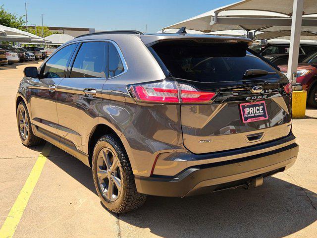 Photo of 2022 Carbonized Gray Metallic Ford Edge