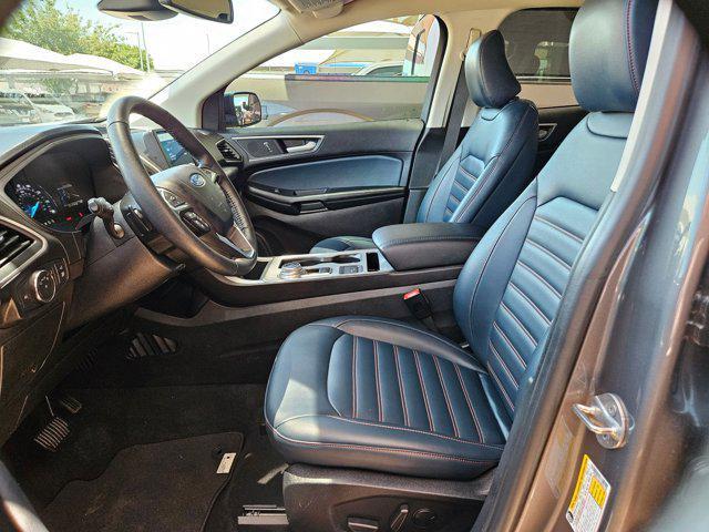 Photo of 2022 Carbonized Gray Metallic Ford Edge