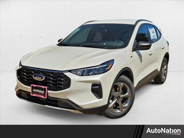 Photo of 2025 Star White Metallic Tri-Coat Ford Escape