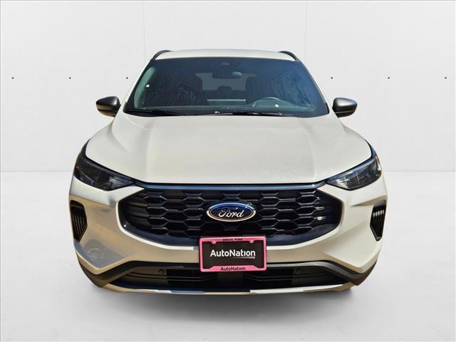 Photo of 2025 Star White Metallic Tri-Coat Ford Escape