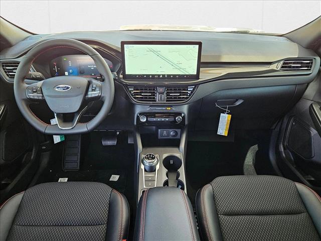 Photo of 2025 Star White Metallic Tri-Coat Ford Escape