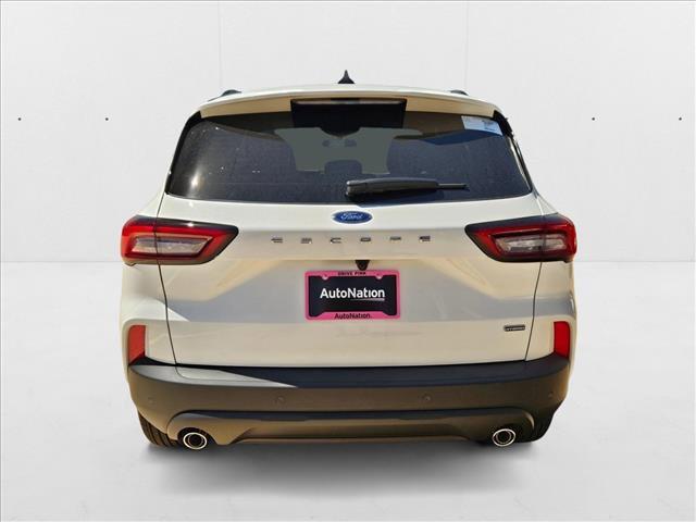Photo of 2025 Star White Metallic Tri-Coat Ford Escape