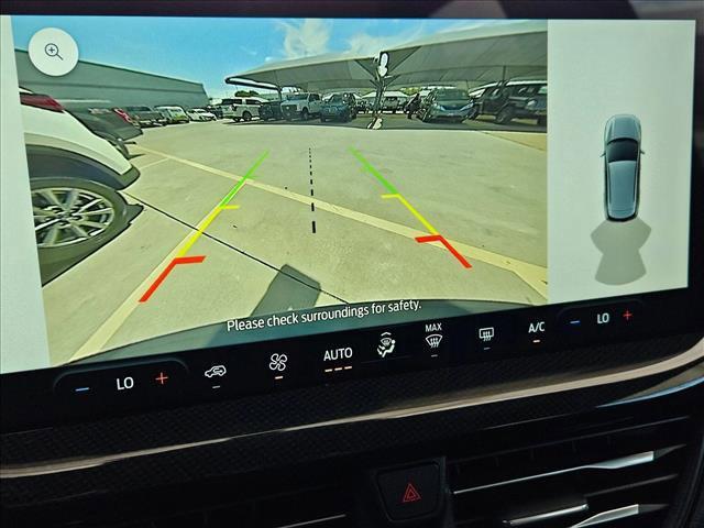 Photo of 2025 Star White Metallic Tri-Coat Ford Escape