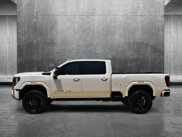 Photo of 2024 White Frost Tricoat GMC Sierra 2500