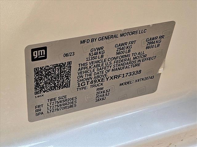 Photo of 2024 White Frost Tricoat GMC Sierra 2500