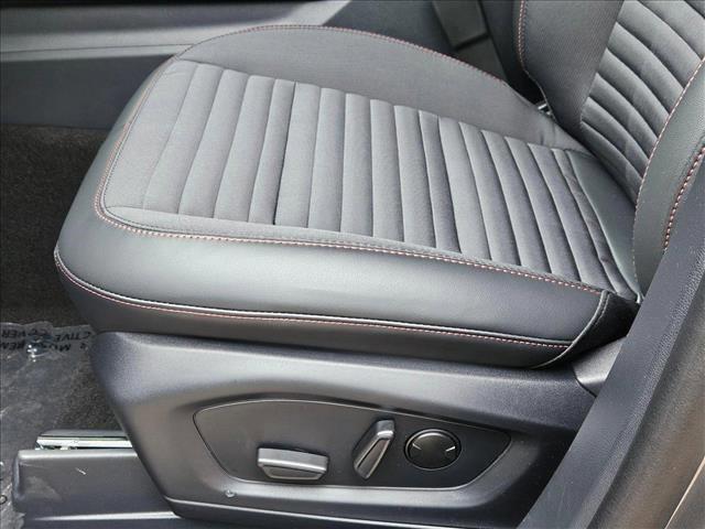 Photo of 2025 Carbonized Gray Metallic Ford Explorer