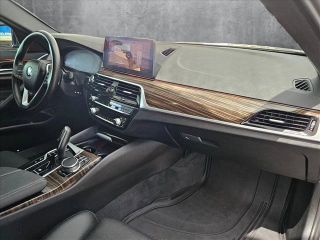 Photo of 2021 Dark Graphite Metallic BMW 530